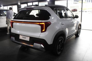 Pasay, PH-15 - Kia sonet 15 Kasım 2025 tarihinde Pasay, Filipinler 'de Auto Focus test sürüşünde. Odak noktası Filipinler 'de düzenlenen bir otomobil etkinliğidir..