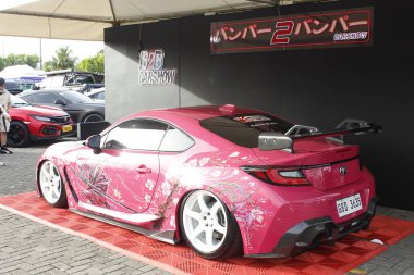 Pasay, PH-13 - Toyota gr 86 Bumper 2 Tampon Araba Fuarı 'nda 13 Aralık 2025, Pasay, Filipinler. Bumper 2 Bumper, Filipinler 'de düzenlenen bir otomobil fuarıdır..