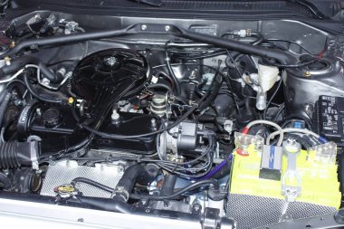 Pasay, PH-13 - Toyota corolla motoru Bumper 2 Tampon Araba Fuarı 'nda 13 Aralık 2025, Pasay, Filipinler. Bumper 2 Bumper, Filipinler 'de düzenlenen bir otomobil fuarıdır..