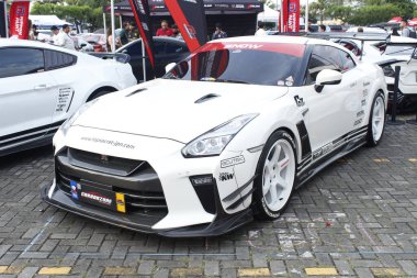 Pasay, PH-13 - Nissan gtr Bumper 2 Tampon Araba Fuarı 'nda 13 Aralık 2025 Pasay, Filipinler. Bumper 2 Bumper, Filipinler 'de düzenlenen bir otomobil fuarıdır..