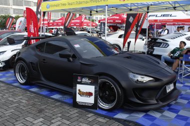 Pasay, PH-13 - Toyota 86 Bumper 2 Tampon Araba Fuarı 'nda 13 Aralık 2025, Pasay, Filipinler. Bumper 2 Bumper, Filipinler 'de düzenlenen bir otomobil fuarıdır..