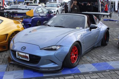 Pasay, PH-13 - Mazda miata mx5 Bumper 2 Tampon Araba Fuarı 'nda 13 Aralık 2025, Pasay, Filipinler. Bumper 2 Bumper, Filipinler 'de düzenlenen bir otomobil fuarıdır..