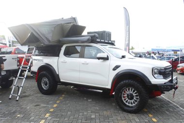 PAsay, PH - 13 Aralık - Ford Ranger, 13 Aralık 2025 tarihinde Pasay, Filipinler 'de Bumper 2 Tampon Araba Fuarı' nda. Bumper 2 Bumper, Filipinler 'de düzenlenen bir otomobil fuarıdır..