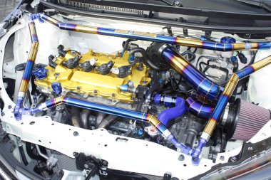 Pasay, PH-13 - Toyota Vios motoru Bumper 2 Tampon Araba Fuarı 'nda 13 Aralık 2025 tarihinde Pasay, Filipinler' de. Bumper 2 Bumper, Filipinler 'de düzenlenen bir otomobil fuarıdır..