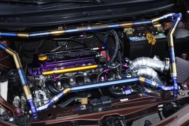 Pasay, PH-13 - Toyota Vios motoru Bumper 2 Tampon Araba Fuarı 'nda 13 Aralık 2025 tarihinde Pasay, Filipinler' de. Bumper 2 Bumper, Filipinler 'de düzenlenen bir otomobil fuarıdır..