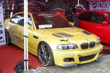 Pasay, PH-13 - Bmw m3 e46 Bumper 2 Tampon Araba Fuarı 'nda 13 Aralık 2025, Pasay, Filipinler. Bumper 2 Bumper, Filipinler 'de düzenlenen bir otomobil fuarıdır..