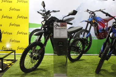 Pasay, PH-NOV 8 - Surron molinks at Philconstruct at 8 Kasım 2025 Pasay, Filipinler. Philconstruct, Filipinler 'de yıllık bir inşaat fuarıdır..