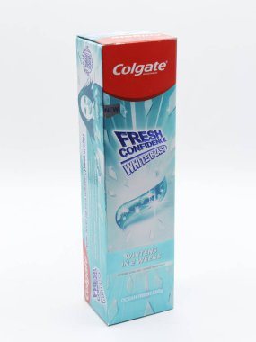 MANILA, PH - 22 Şubat - Colgate taze güven patlaması okyanus taze diş macunu 22 Şubat 2025 tarihinde Manila, Filipinler 'de. Colgate, ABD 'de ABD markası olan bir ağız temizliği ürünüdür..