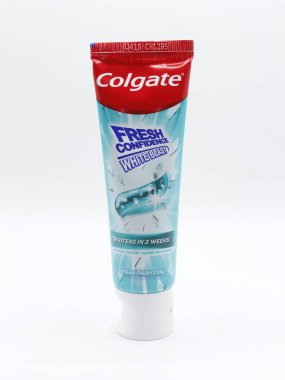 MANILA, PH - 22 Şubat - Colgate taze güven patlaması okyanus taze diş macunu 22 Şubat 2025 tarihinde Manila, Filipinler 'de. Colgate, ABD 'de ABD markası olan bir ağız temizliği ürünüdür..