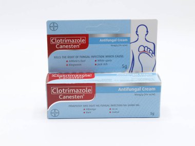 MANILA, PH - FEB 22 - Bayer Clotrimazole Canesten Antifungal Cream 22 Şubat 2025, Manila, Filipinler. Bayer bir Alman ilaç ve biyoteknoloji şirketidir..