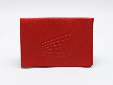 22 Şubat 2025 'te Manila, Filipinler' de Honda wing marka çift katlı cüzdan. Honda, Japonya 'da motosiklet üreticisi..