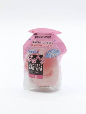 MANILA, PH - FEB 22 - Orihiro Purunto Konjac Jelly in White Peach flavor, 22 Şubat 2025, Manila, Filipinler. Orihiro Japonya 'da bir yemek üreticisi..