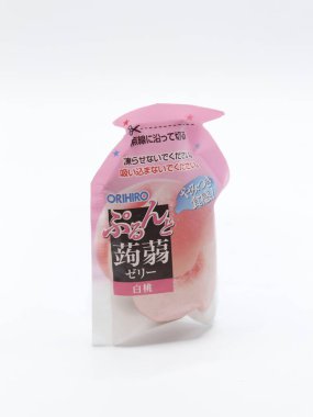 MANILA, PH - FEB 22 - Orihiro Purunto Konjac Jelly in White Peach flavor, 22 Şubat 2025, Manila, Filipinler. Orihiro Japonya 'da bir yemek üreticisi..