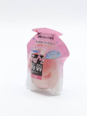 MANILA, PH - FEB 22 - Orihiro Purunto Konjac Jelly in White Peach flavor, 22 Şubat 2025, Manila, Filipinler. Orihiro Japonya 'da bir yemek üreticisi..