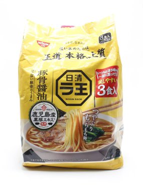 22 Şubat 2025 tarihinde Manila, Filipinler 'de Nissin raoh tonkotsu shoyu soya soslu ramen. Nissin, Japonya 'da ramen yapan bir erişte üreticisi..