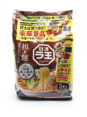 MANILA, PH - 22 Şubat - Nissin raoh tantanmen ramen 22 Şubat 2025 tarihinde Manila, Filipinler. Nissin, Japonya 'da ramen yapan bir erişte üreticisi..