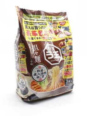 MANILA, PH - 22 Şubat - Nissin raoh tantanmen ramen 22 Şubat 2025 tarihinde Manila, Filipinler. Nissin, Japonya 'da ramen yapan bir erişte üreticisi..