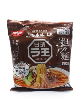 MANILA, PH - 22 Şubat - Nissin raoh tantanmen ramen 22 Şubat 2025 tarihinde Manila, Filipinler. Nissin, Japonya 'da ramen yapan bir erişte üreticisi..