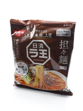 MANILA, PH - 22 Şubat - Nissin raoh tantanmen ramen 22 Şubat 2025 tarihinde Manila, Filipinler. Nissin, Japonya 'da ramen yapan bir erişte üreticisi..