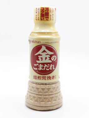 MANILA, PH - 22 Şubat - Mizkan kinno kızartılmış susam sosu 22 Şubat 2025 tarihinde Manila, Filipinler 'de.