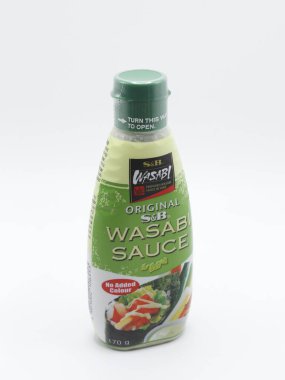 MANILA, PH - 22 Şubat - S ve B Orijinal wasabi sos şişesi 22 Şubat 2025, Manila, Filipinler.