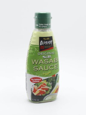 MANILA, PH - 22 Şubat - S ve B Orijinal wasabi sos şişesi 22 Şubat 2025, Manila, Filipinler.
