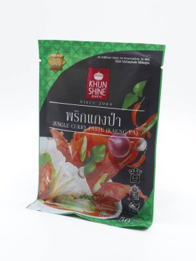 MANILA, PH - FEB 22 - Khun 22 Şubat 2025 tarihinde Manila, Filipinler 'de köri körisi macunu Kaeng Pa parlıyor.