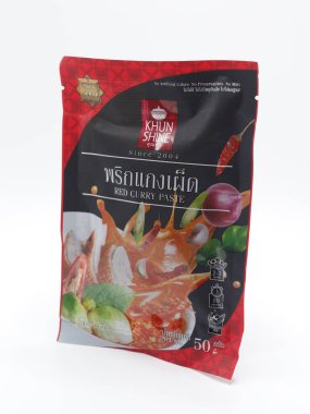 MANILA, PH - 22 FEB - Khun 22 Şubat 2025 tarihinde Manila, Filipinler 'de kırmızı köri macunu parladı.