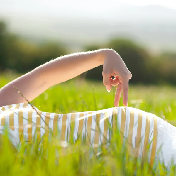 Lycklig gravid kvinna — Stockfoto