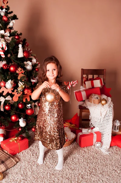 Menina na véspera de Natal — Fotografia de Stock