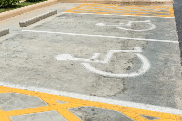Engelliler için otopark sembolleri
