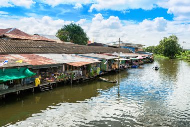 nehir Tayland Köyü