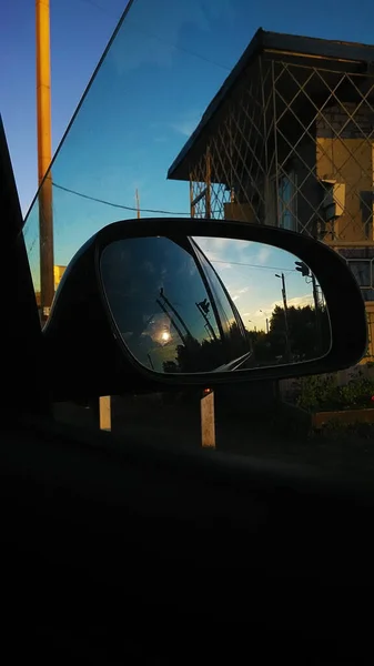 Vista Através Espelho Lateral Carro Painel Instrumentos Pára Brisas Sistema — Fotografia de Stock