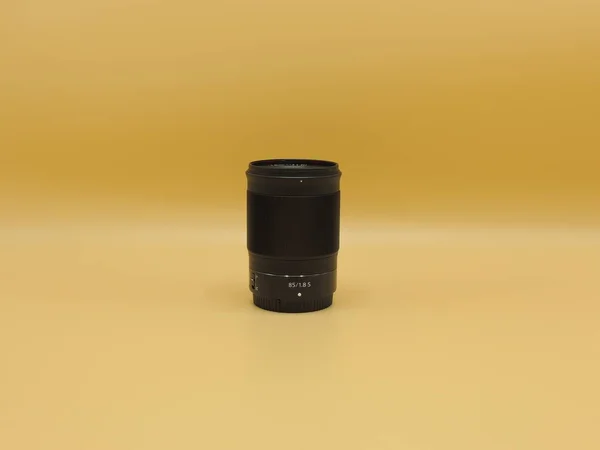 Bästa Porträttlins Nikon Nikkor 85Mm Svart Gul Bakgrund Yttrande Från — Stockfoto
