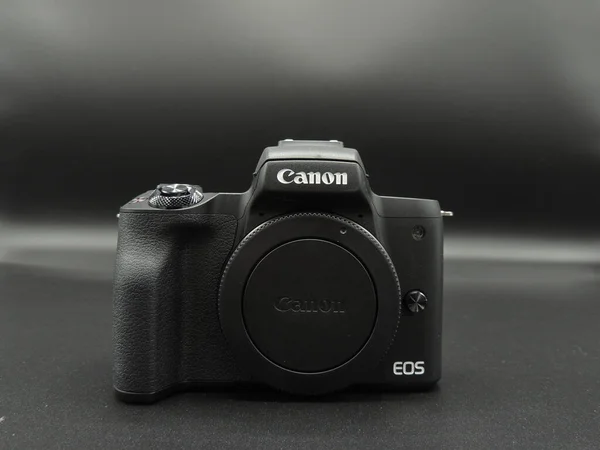 Canon Eos M50 Mark 50M Μαύρο Σώμα Μαύρο Φόντο Μία — Φωτογραφία Αρχείου