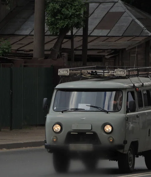 Grå Uaz Limpa Vägen Rysk Trafik Retrobil Den Legendariska Uaz — Stockfoto