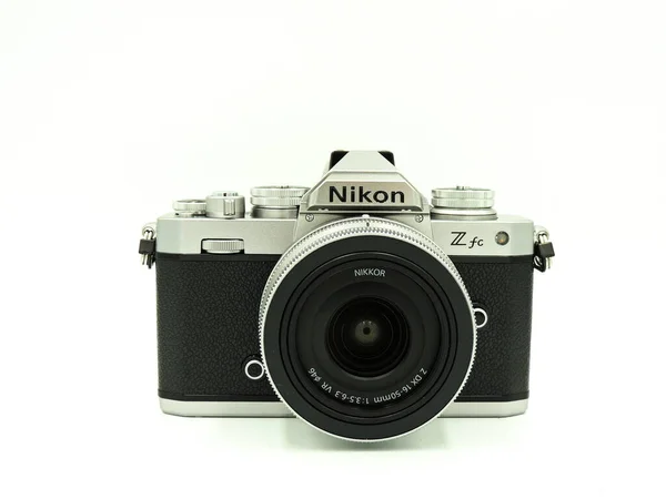 Cuerpo Nikon Con Lente Nuevo 2021 Icónica Cámara Sin Espejo —  Fotos de Stock