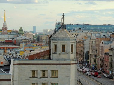St. Petersburg 'daki binaların mimarisi üst düzey bir manzaradır, eski bir tek binadır. St. Petersburg 'un güzel evleri. Büyük Peter yönetiminde oluşturulan şehir manzarası.