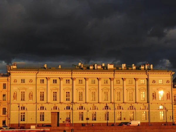 Petersburg Daki Binaların Mimarisi Eski Bir Birleşik Bina Petersburg Güzel — Stok fotoğraf