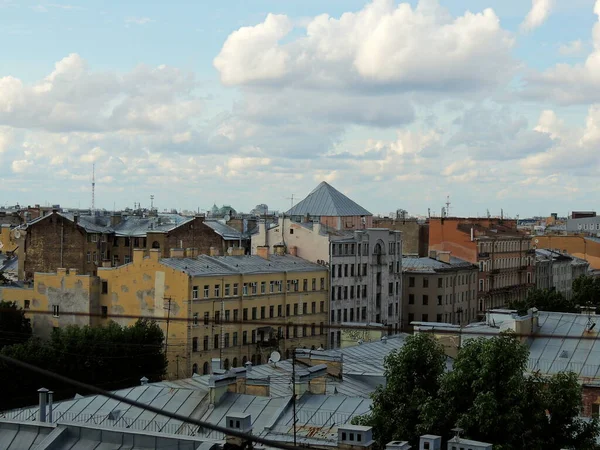 Rakennusten Arkkitehtuuri Pietarissa Ylhäältä Katsottuna Vanha Yksittäinen Rakennus Kauniita Pietarin — kuvapankkivalokuva