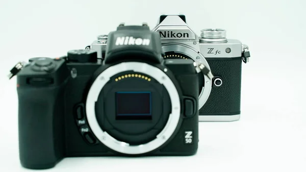 Nikon Zfc Mit Objektiv Silber Und Schwarz Nikon Z50 Mit — Stockfoto