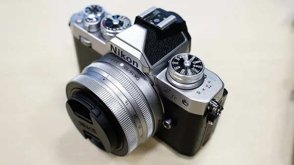 Corpo Nikon Com Lente Novo 2021 Icônica Câmera Sem Espelho — Fotografia de Stock