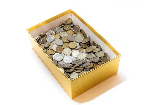 Rus rublesi ile altın hediye kutusunu aç