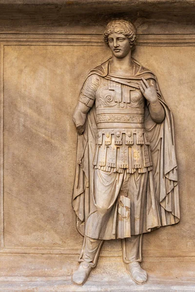 Beatiful Sculpture Young Roman Man Dressing Armour Carved Marble Wall — Stock Photo, Image