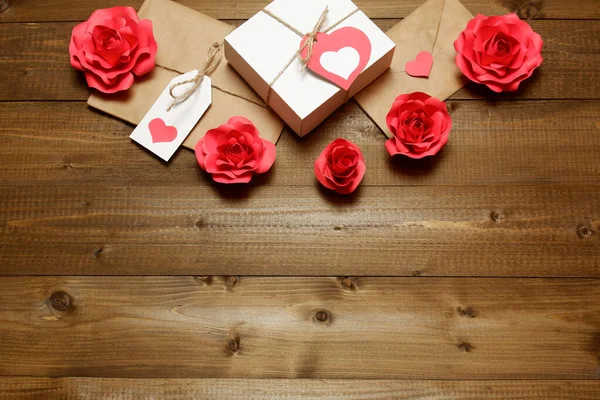 Liefde Valentijnsdag Relaties Romantisch Sjabloon Met Geschenken Envelop Verpakt Bruin — Stockfoto