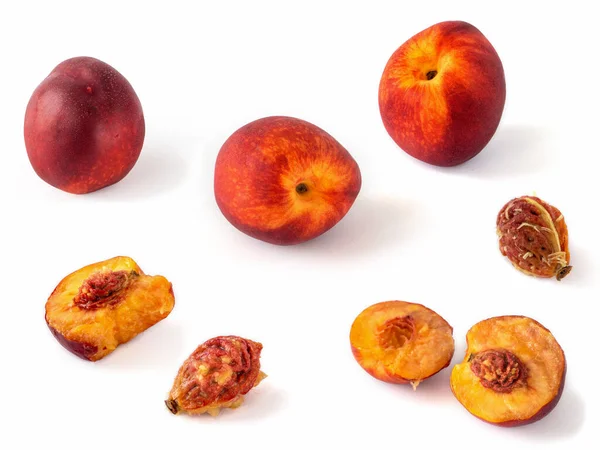 Красивые Сочные Спелые Персики Сломанные Цельные Семена Крупным Планом Персики — стоковое фото