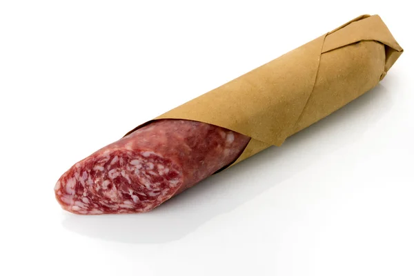 Salame País Italiano Salsicha Inteira Cortada Embrulhada Papel Açougue Isolado — Fotografia de Stock