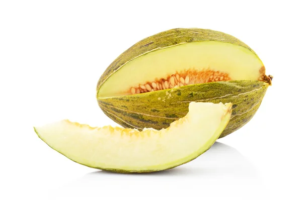 Melone verde Piel de sapo con fetta isolata bianca — Foto Stock