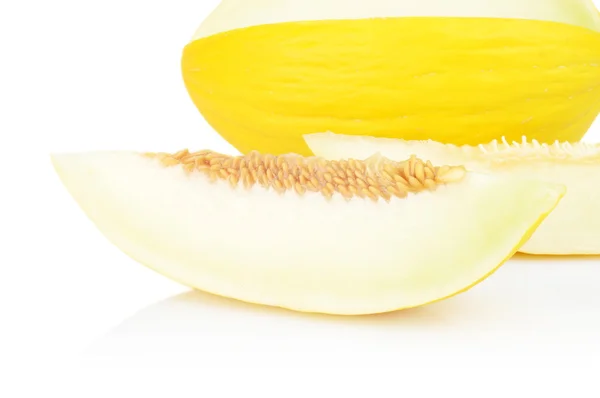 Studio colpo di melone affettato Canarie isolato bianco — Foto Stock