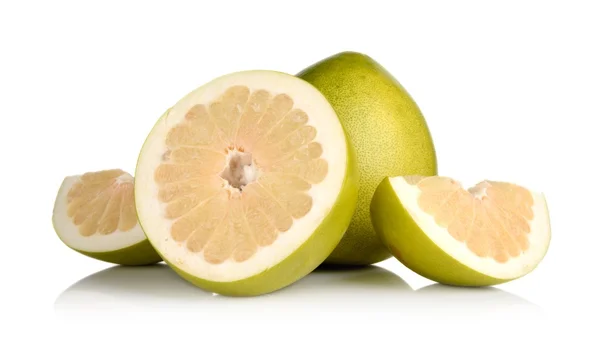 Cuatro pomelos, medio, cuarto aislado en blanco — Foto de Stock